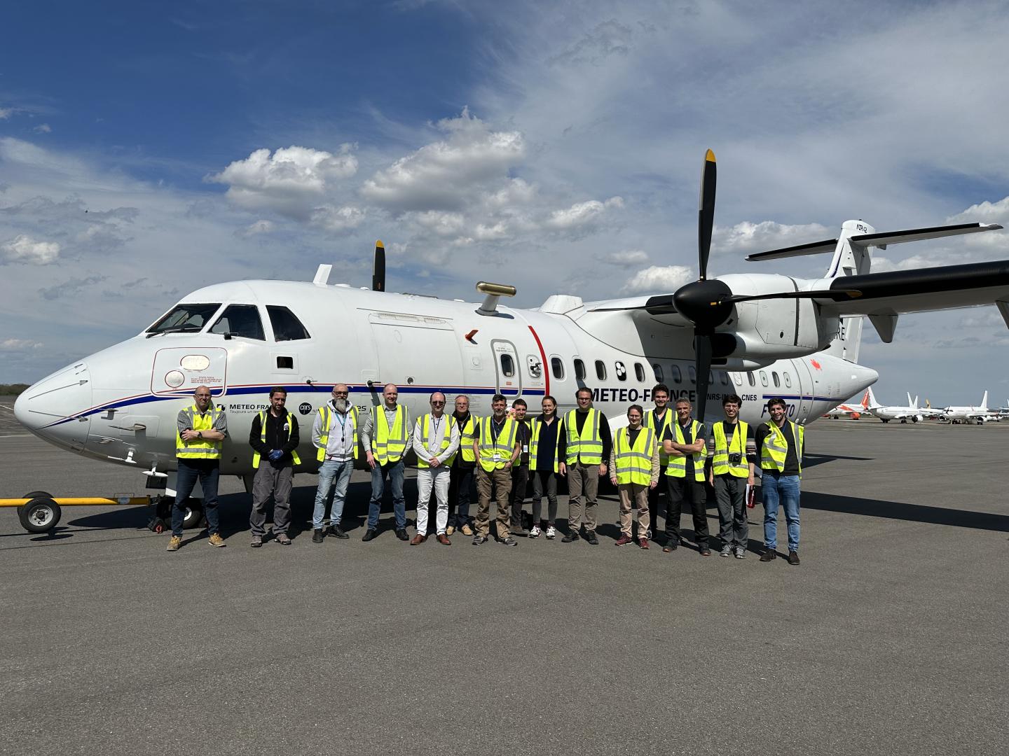 SENS4ICE European flight campaign team at Francazal airport after completing successful natural icing measurement flight with specially equipped Safire ATR 42 aircraft (copyright Safire).